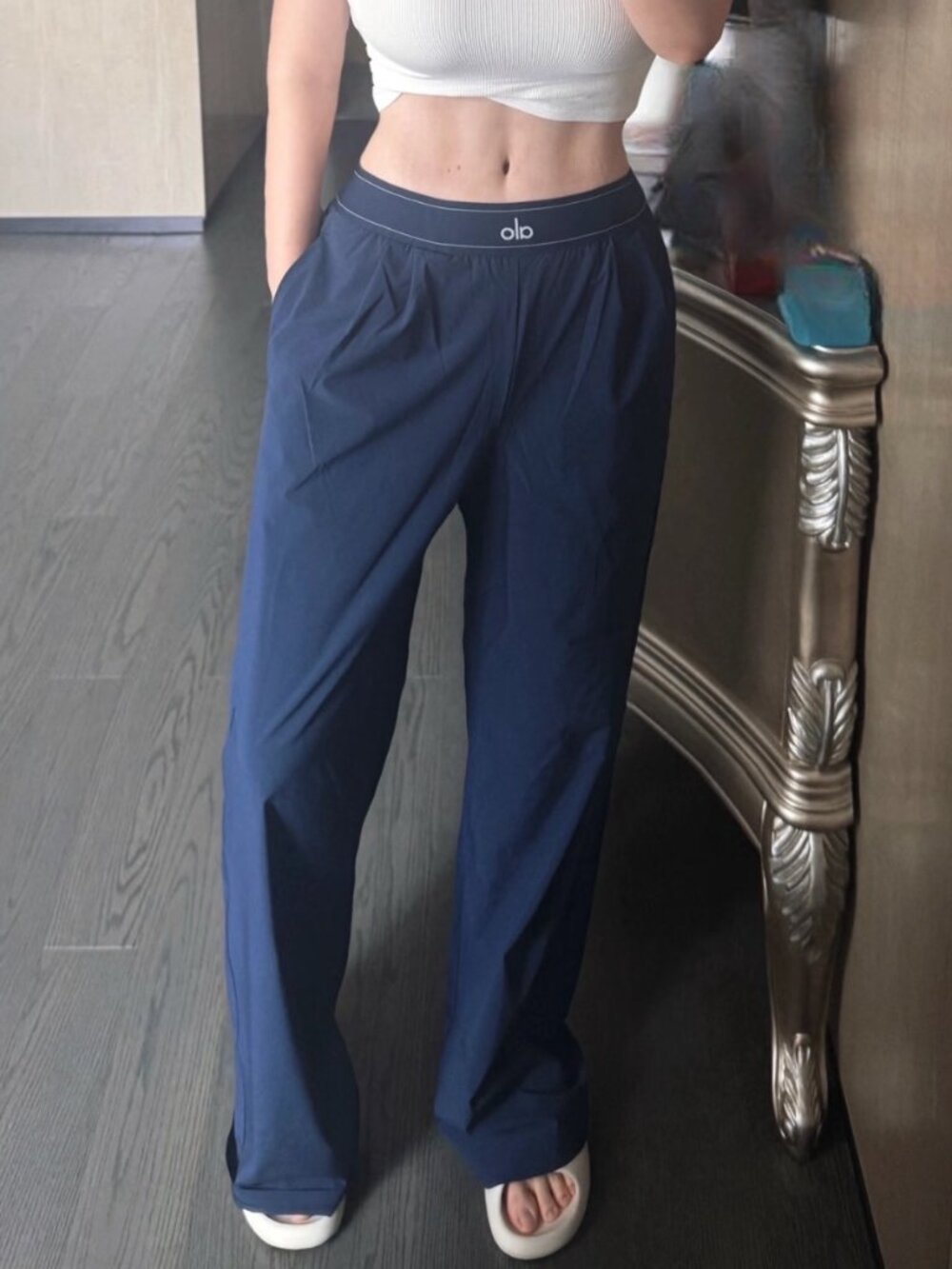 ALO Yoga Women’s Navy Wide Leg Pants 🚤Versatile Minimalist Style NWT 30" Inseam
